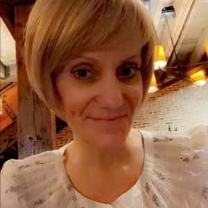 Meet your Posher, Jennifer